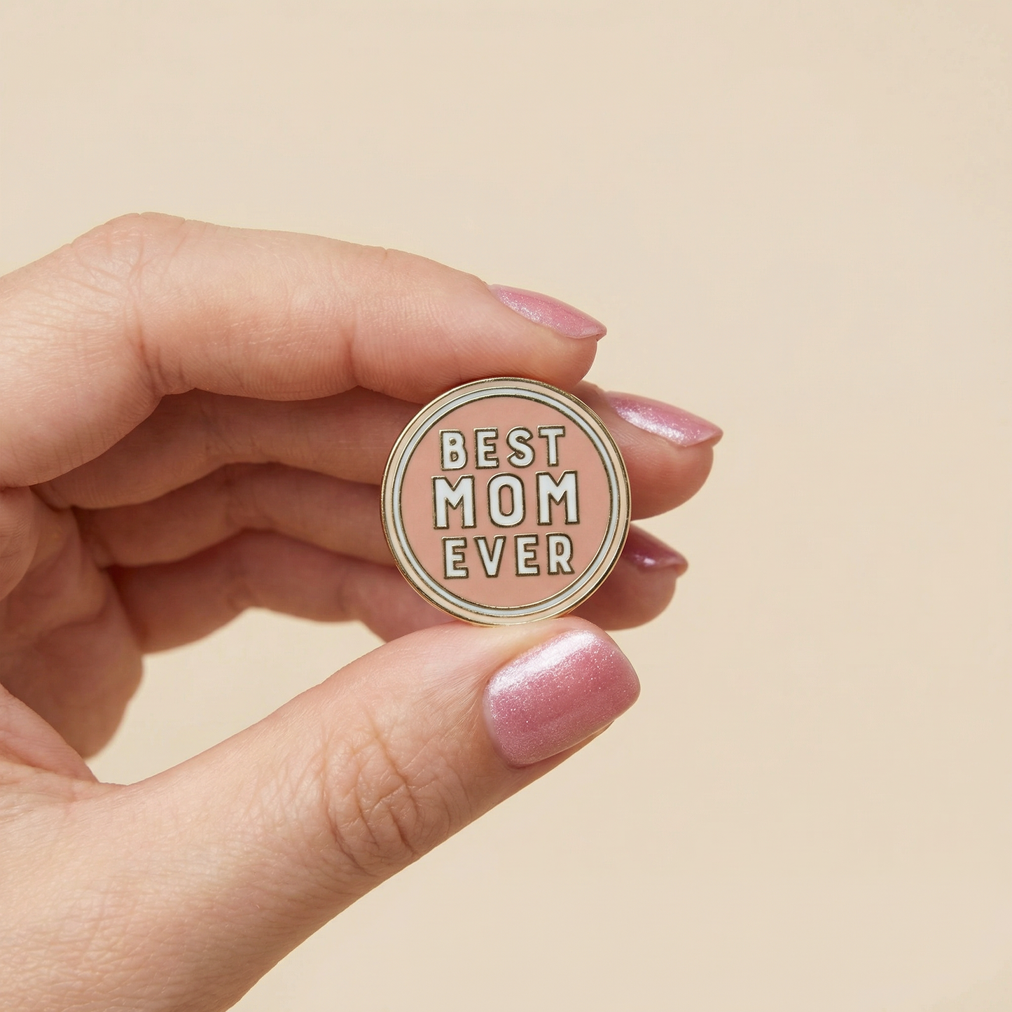 The Best Mom Ever Round Pink Enamel Pin on Gift Card